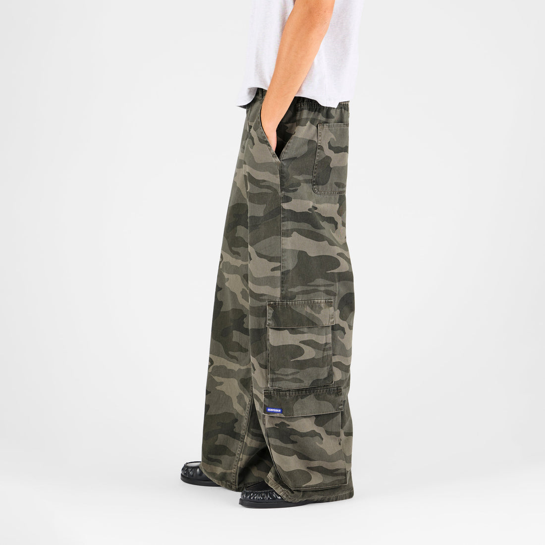Basics / Basic Pocket Pants - Camo