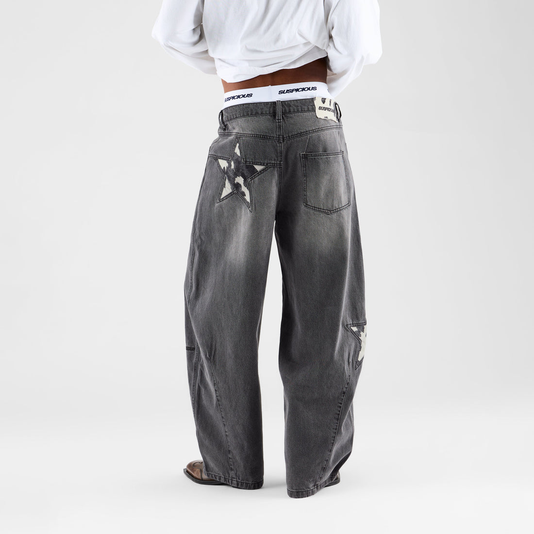 Suspicious Cowboys / Star Cow Barrel Jeans - Washed Black