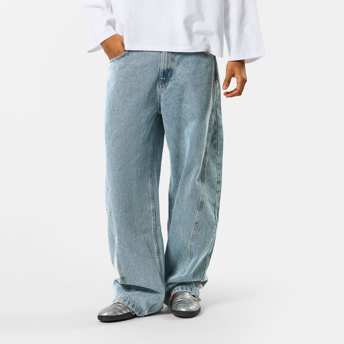 Spring 1 / Vertified Barrel Jeans - Washed Blue